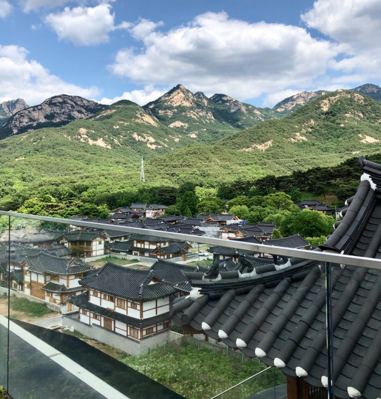 1in1jan cafe overlooking Eunpyeong Hanok Village in Seoul